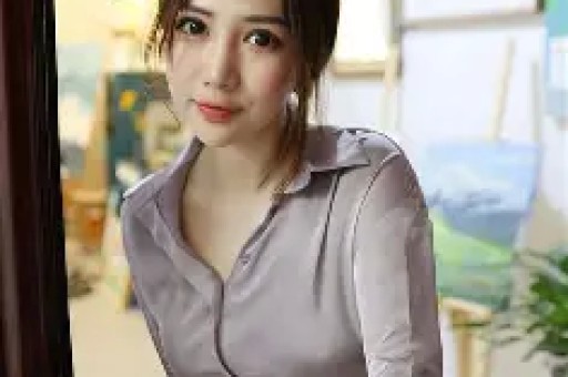 曝4瓜！湖南台女主持爱买高仿、体重反弹、怀四胎沈腾令人意外