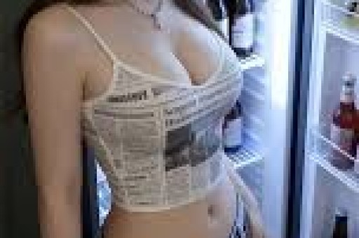 谢娜成都演唱会想看人数超35万艺人跨界为何引争议