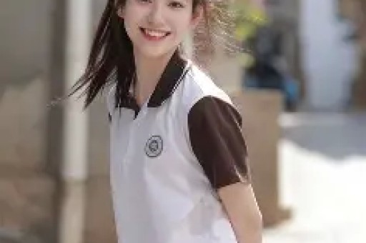 刚分手一周！八卦媒体爆料：维尼修斯在私人场所与数位女性聚会